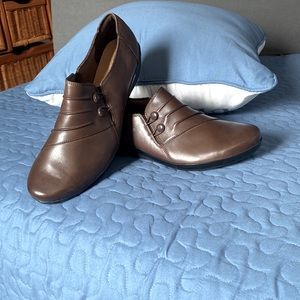 Clarks Brown Leather Soft Cushion New Size 9.5